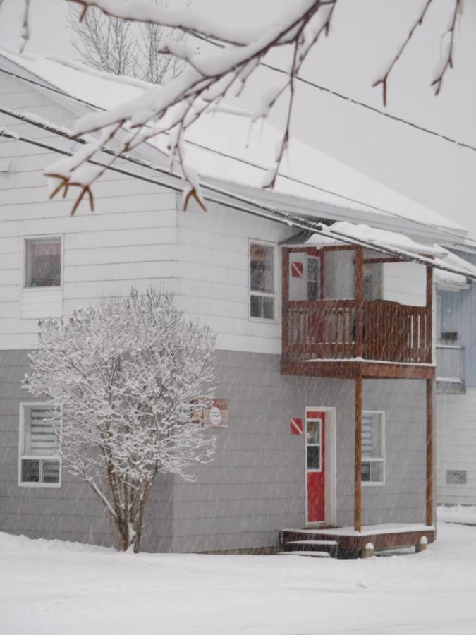 La Cabane Chez Jimmy Petit-Saguenay Exteriör bild